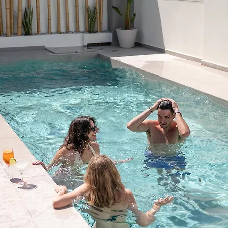 Mossa Concept - Heated Pool